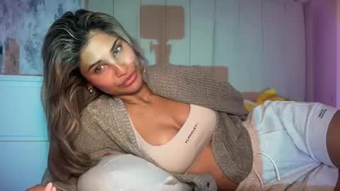 anisha online show from April 15, 4:29 pm