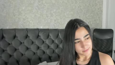 anika_h online show from May 29, 12:47 pm