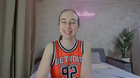 anikabloom online show from February 12, 9:54 pm