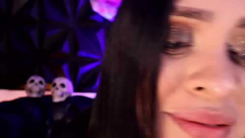 Lauren Anika online show from October 20, 4:15 am