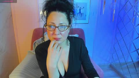 Anita online show from December 28, 1:59 pm