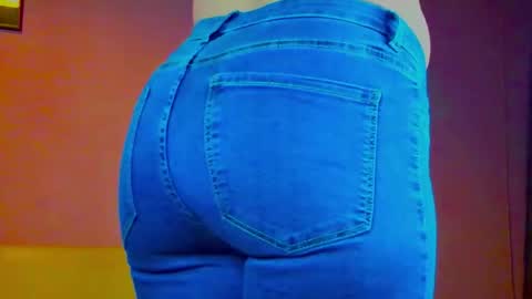 Anitta online show from March 6, 6:25 pm