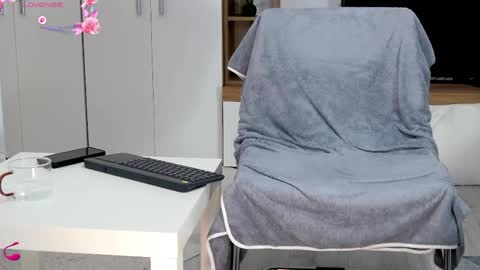 Anna online show from March 24, 1:16 pm