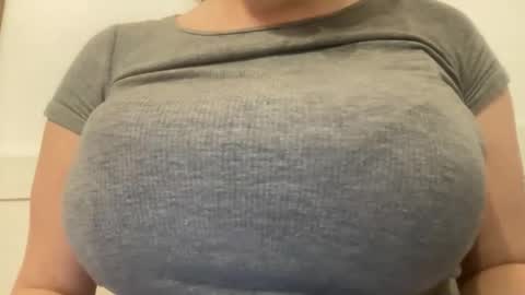 annagal18 online show from April 5, 8:52 pm