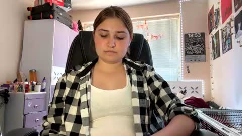 Elizabeth online show from July 11, 11:10 am