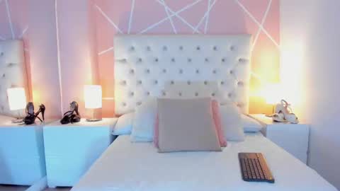 Anna online show from October 5, 12:21 pm