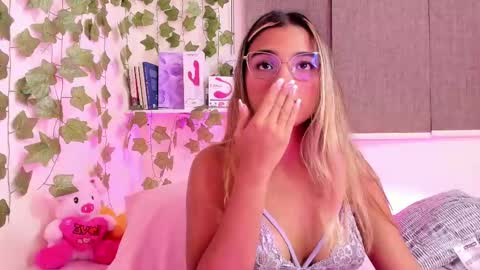 Anne online show from February 7, 2:40 am