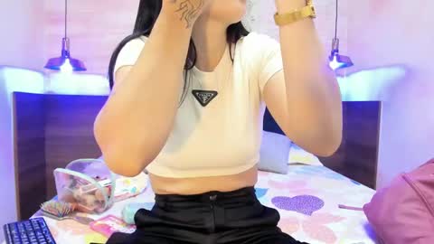 Anne online show from November 20, 3:07 am