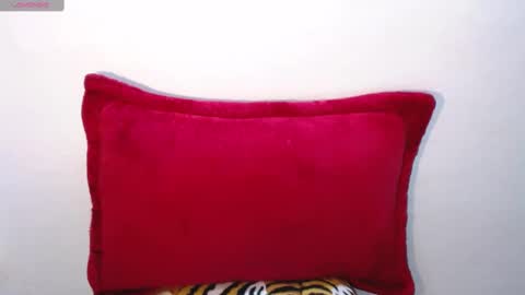 anneliesse online show from November 2, 10:51 am