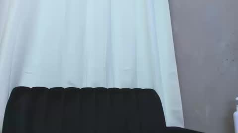 Annelise Hansen online show from March 18, 1:43 am