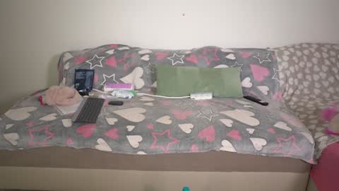 Annemanifique  Anne   Lara Kelly  online show from February 23, 2:23 am