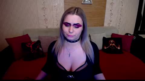 AnnessixReign online show from February 10, 9:15 pm