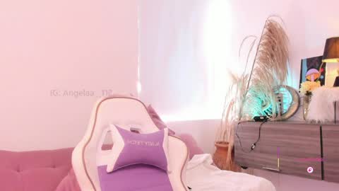 Angel online show from April 8, 7:27 pm