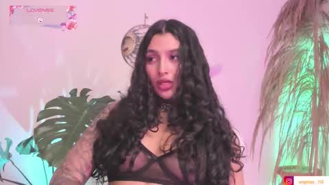 Angel online show from November 14, 6:19 pm