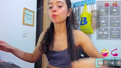 annie_rosse1017 online show from December 14, 5:24 am