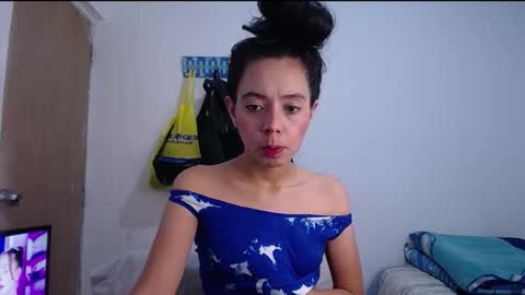 annie_rosse1017 online show from September 17, 2:42 am