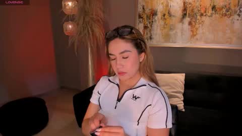 Annie Monroe online show from March 6, 11:38 am