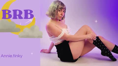 annietinky online show from December 22, 5:10 am