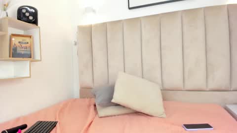 Annie Queen online show from October 11, 1:43 am