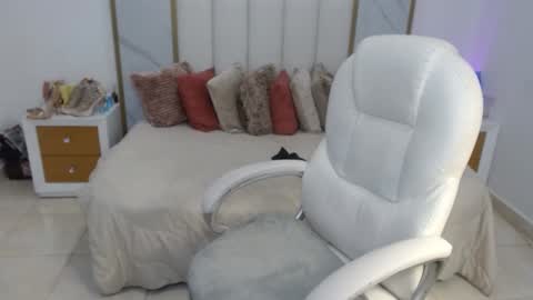 anna online show from October 1, 9:53 pm