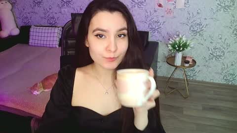 Annie online show from December 24, 4:19 pm