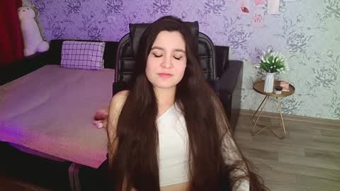 Annie online show from December 18, 1:59 am