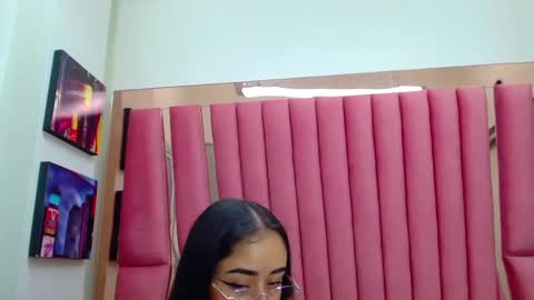 Anny online show from January 24, 1:14 pm