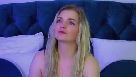 annyraii online show from January 19, 6:31 am