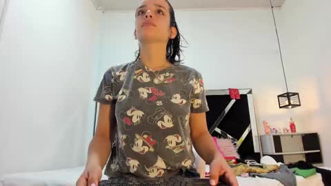 Anny online show from February 7, 8:10 pm