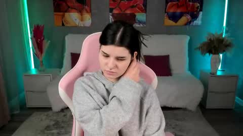 Anora online show from April 28, 8:57 pm