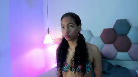 AntonellaHall  online show from January 29, 11:51 am