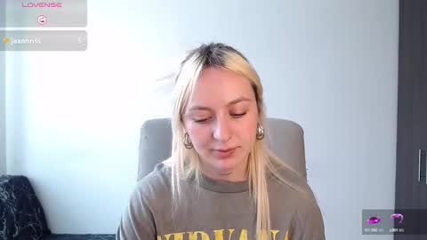 Antonia online show from December 13, 6:59 pm