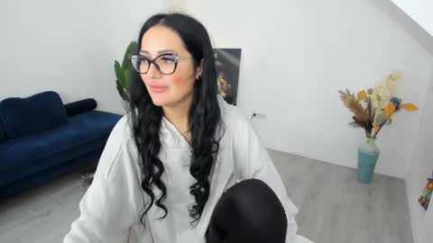 Anya online show from April 4, 4:22 am