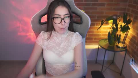 anya online show from February 9, 7:19 pm