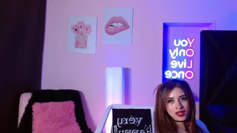 aphrodite_girl online show from June 26, 6:25 am