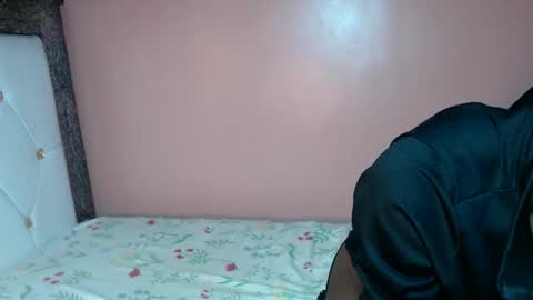 apple2561 online show from March 11, 6:10 pm