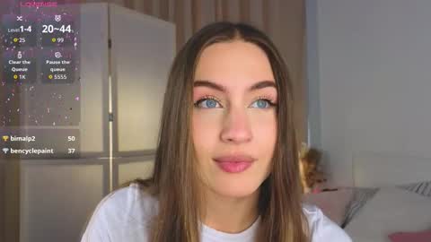 Vicki online show from October 12, 9:33 am