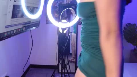 aprhil_blaze online show from December 1, 2:42 pm