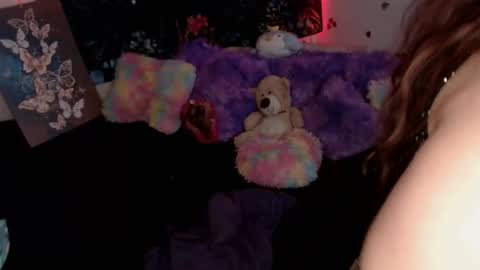 april_l6 online show from November 1, 12:48 am