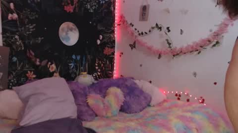 april_l6 online show from April 18, 11:04 pm