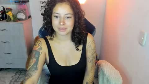 aqua emilly online show from October 20, 10:46 pm