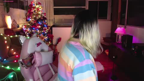 Zam independent model online show from December 17, 6:02 am