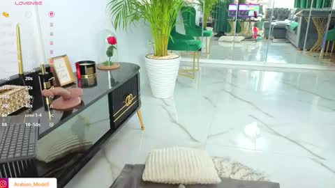 IsaBella online show from September 23, 7:39 am