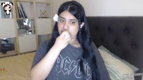 Aralyn  online show from December 1, 12:09 pm