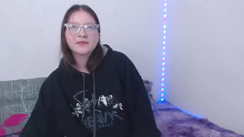 Ahri James online show from November 15, 11:55 am