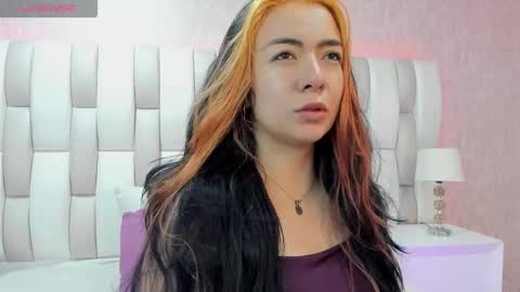 ari_lynn_ online show from February 15, 12:15 pm