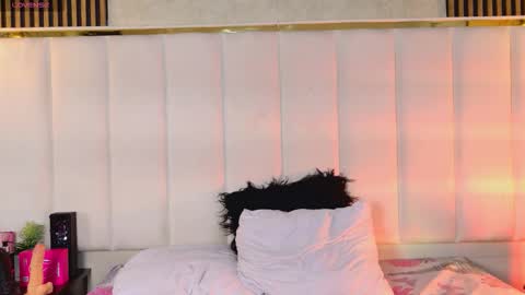 Aria Jones online show from December 2, 9:39 pm