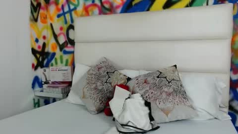 aria online show from March 6, 11:58 am