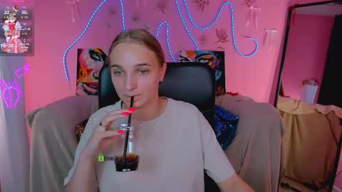 aria_voss_ online show from June 2, 9:10 am