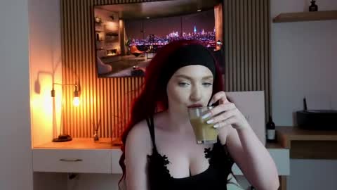 Ariaa online show from June 1, 8:10 pm